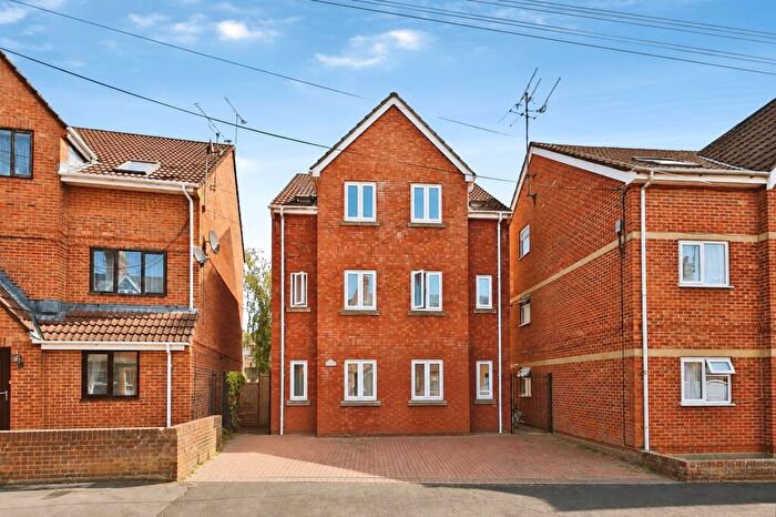 2 Bedroom Flat For Sale In Beer Street, Yeovil, BA20