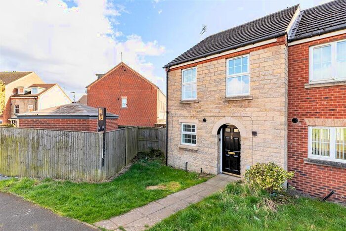 3 Bedroom End Of Terrace House To Rent In St. James Place, Scunthorpe, DN16