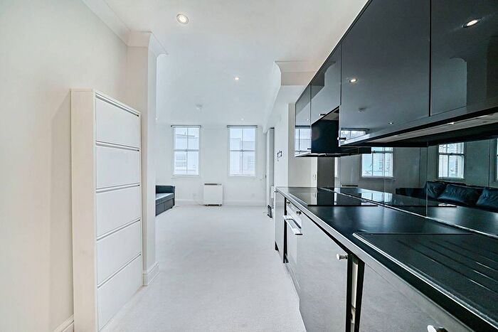 1 Bedroom Flat To Rent In Walton Street, Chelsea, London, SW3