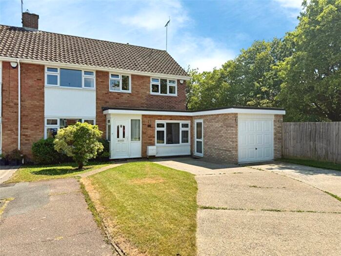 5 Bedroom Semi-Detached House For Sale In Linnets, Basildon, Essex, SS16