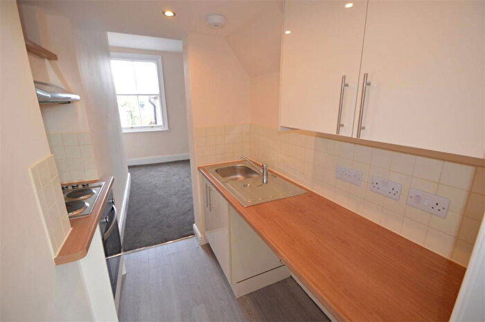 1 Bedroom Flat For Sale In High Street, Amblecote, Stourbridge, DY8