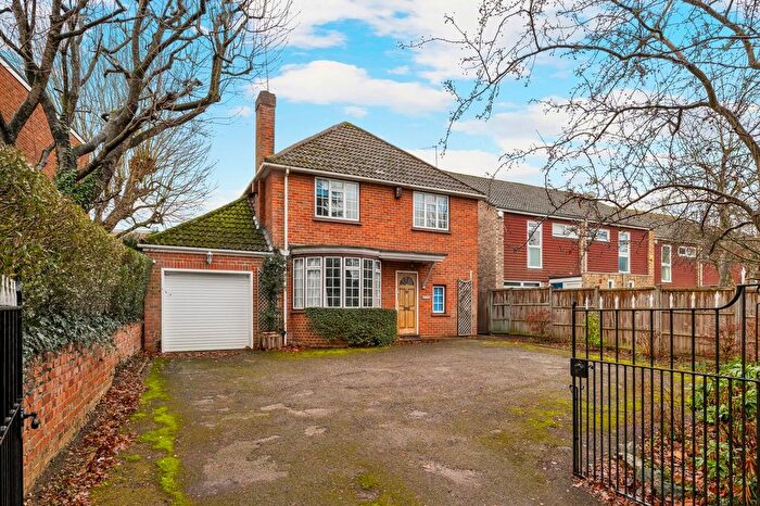 4 Bedroom Detached House For Sale In Hanger Hill, Weybridge, KT13