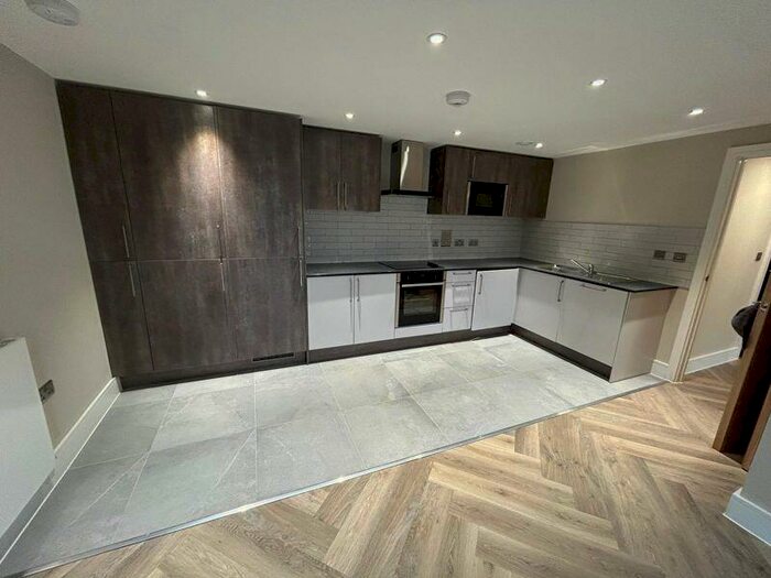 2 Bedroom Apartment To Rent In Stratford Road, Solihull, B90