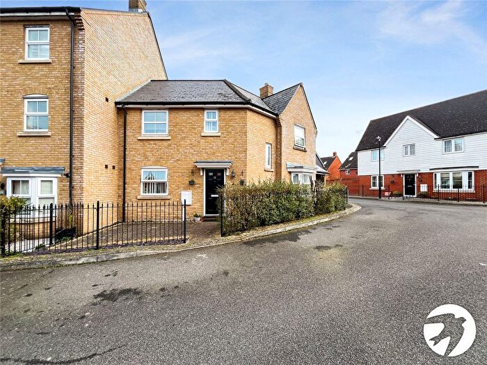 3 Bedroom Semi Detached House For Sale In Iris Drive, Sittingbourne, Kent, ME10