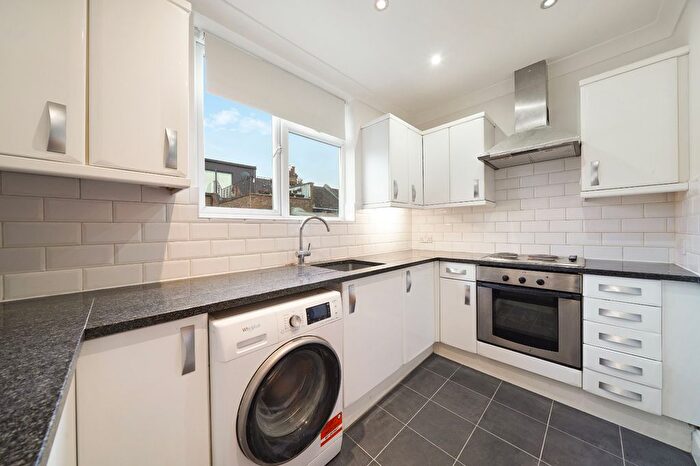 2 Bedroom Flat To Rent In Priory Park Road, Brondesbury, NW6