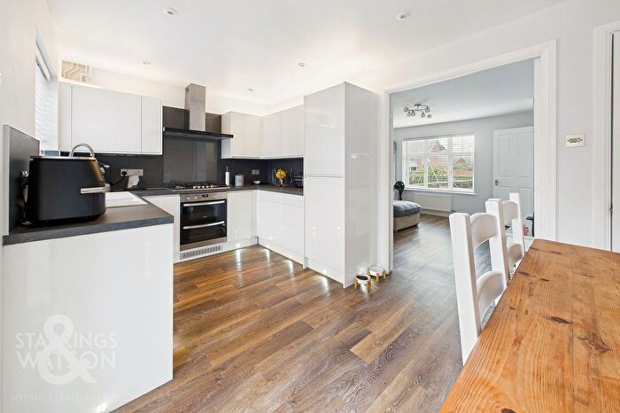 3 Bedroom Semi-detached House For Sale In Wilde Road, Rackheath, Norwich, NR13