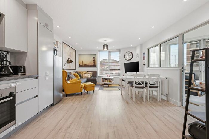 2 Bedroom Flat For Sale In New Willow House, Plaistow Road, London, E13