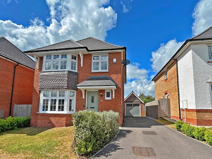 4 Bedroom Detached House For Sale In Campion Drive, Oldham, OL4
