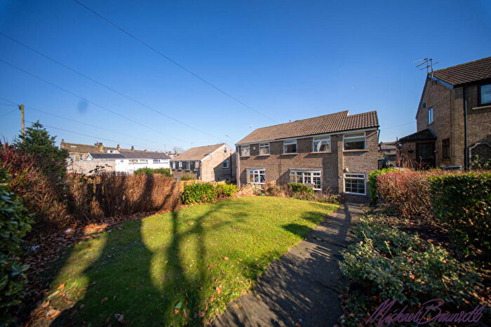 3 Bedroom Semi-Detached House For Sale In Marne Avenue, Clayton, Bradford, BD14