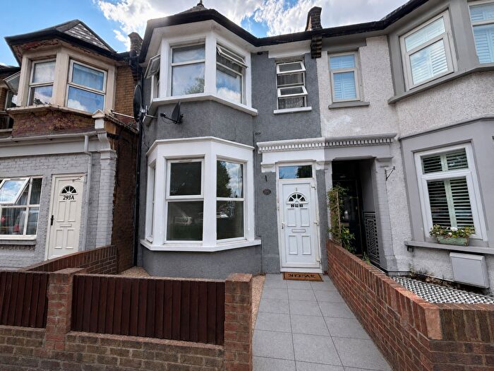 1 Bedroom Flat For Sale In Chingford Road, London, E17