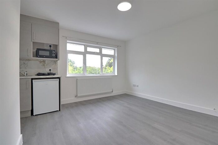 Studio To Rent In Northolt, UB5
