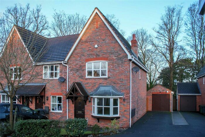 3 Bedroom Semi-Detached House To Rent In Mallow Drive, Bromsgrove, Worcestershire, B61