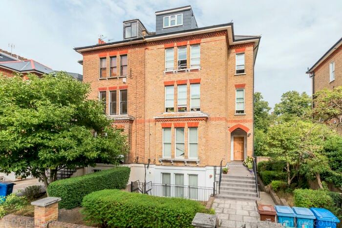 2 Bedroom Flat To Rent In The Gardens East Dulwich, SE22