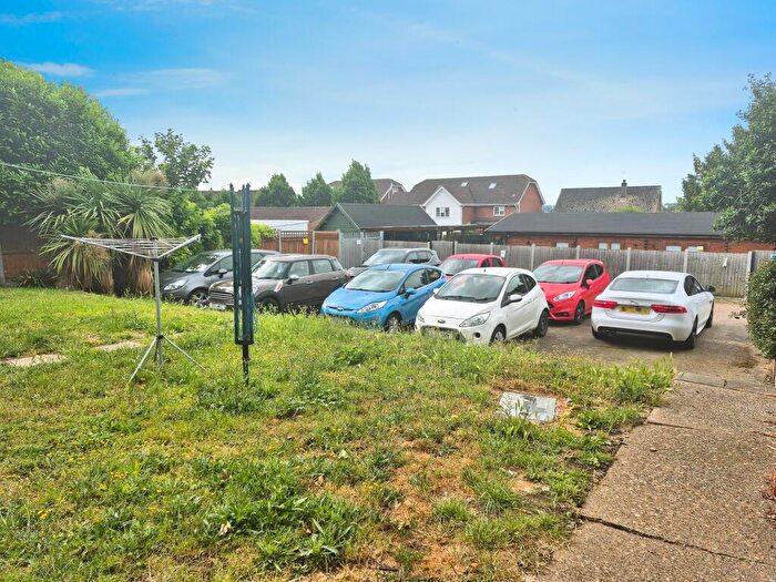 1 Bedroom Apartment For Sale In High View Avenue, Grays, RM17