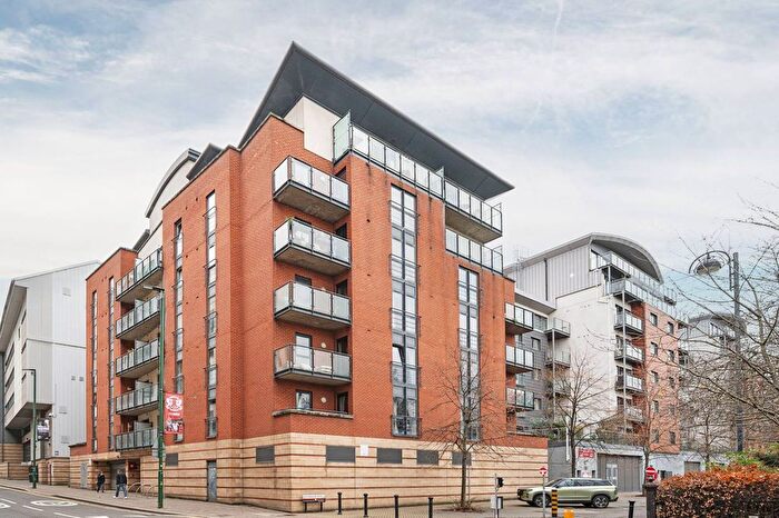 1 Bedroom Flat For Sale In Oliver Road, Leyton, London, E10