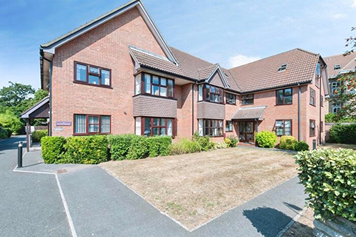 1 Bedroom Flat For Sale In Stourwood Avenue, Bournemouth, BH6