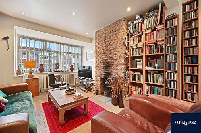 4 Bedroom Terraced House For Sale In Jubilee Road, Perivale, Middlesex, UB6