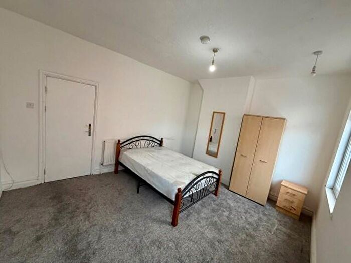 5 Bedroom House To Rent In Rusholme Place, M14