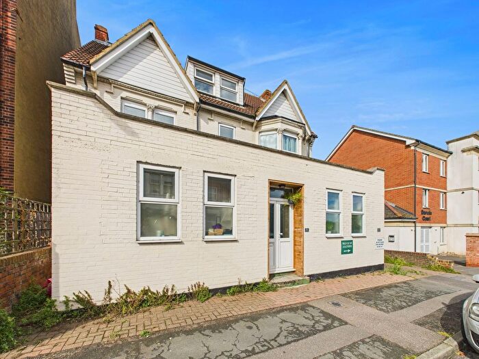 1 Bedroom Flat For Sale In Norfolk Road, Cliftonville, Margate, CT9