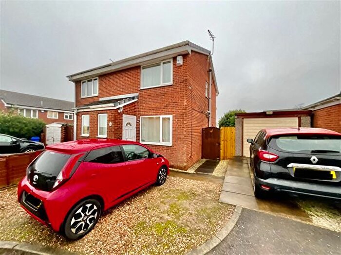 2 Bedroom Semi Detached House For Sale In Oakworth View, Halfway, Sheffield, S20