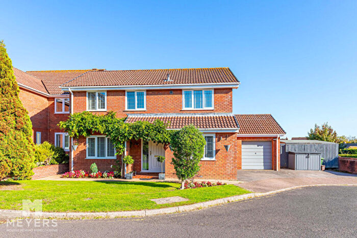 4 Bedroom Detached House For Sale In Springvale Avenue, Bournemouth, BH7