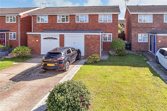 3 Bedroom Semi Detached House For Sale In Lucks Way, Marden, Kent, TN12