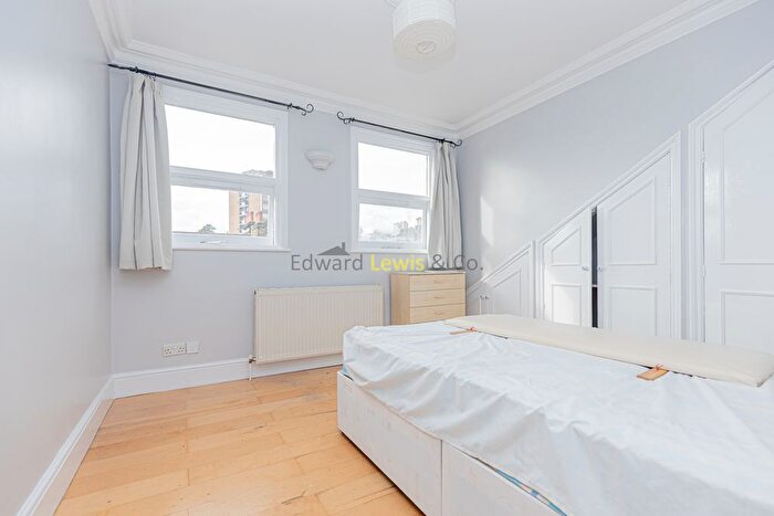 2 Bedroom Flat To Rent In Alkham Road, London, N16