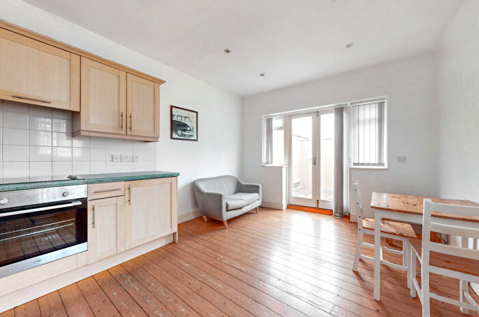 1 Bedroom Bungalow To Rent In Shaftesbury Mews, BA2