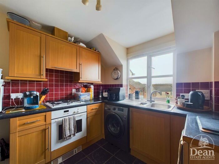 2 Bedroom Coach House For Sale In Listers Place, Cinderford, GL14