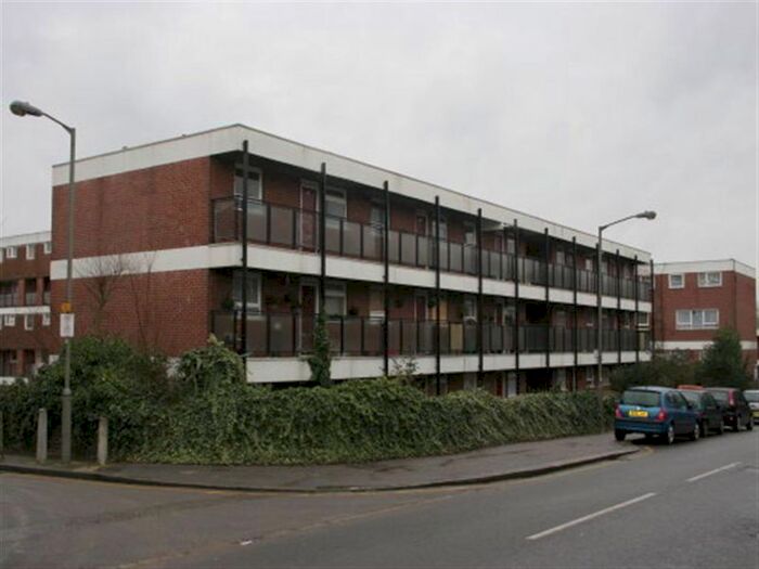 2 Bedroom Flat To Rent In Clarence Lane, London, SW15