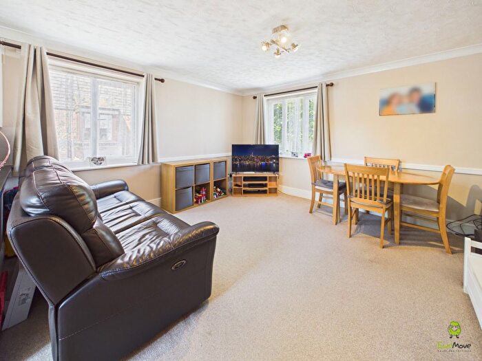 2 Bedroom Flat For Sale In Woodfall Drive Crayford, Crayford, Dartford, Kent, DA1