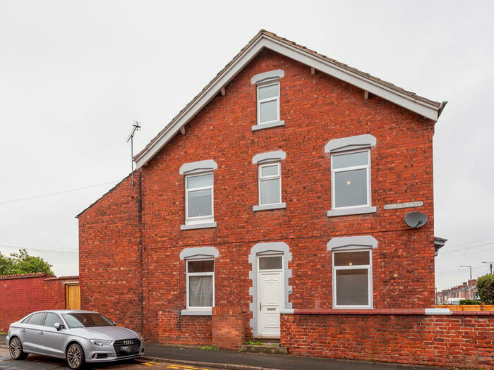 1 Bedroom End Of Terrace House To Rent In Bentley Road, Doncaster, DN5