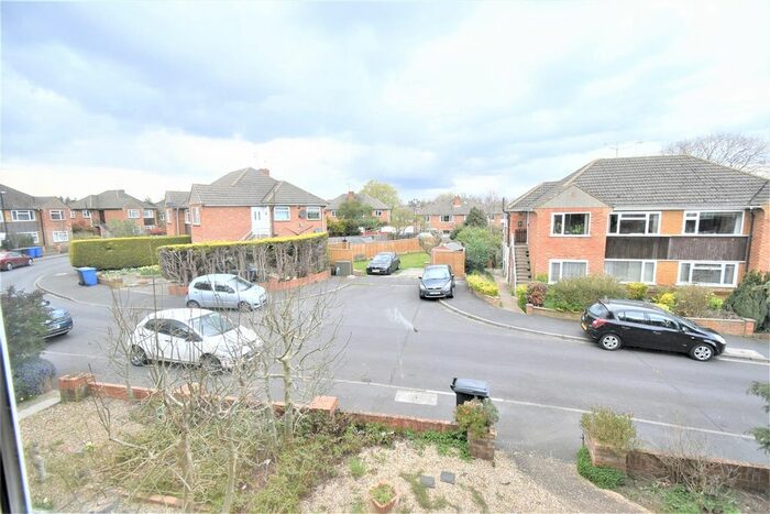 2 Bedroom Flat To Rent In Collier Close, Maidenhead SL6