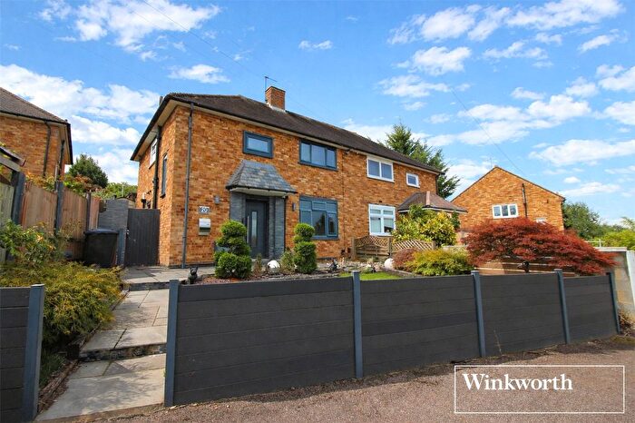 3 Bedroom Semi-detached House For Sale In Walshford Way, Borehamwood, Hertfordshire, WD6
