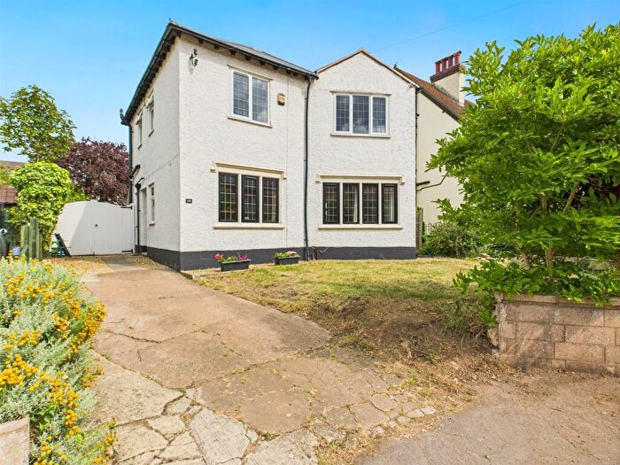 3 Bedroom Detached House For Sale In Sandhurst Road, Gloucester, GL1