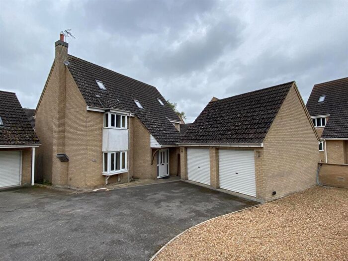 6 Bedroom Detached House To Rent In Lakenheath, IP27