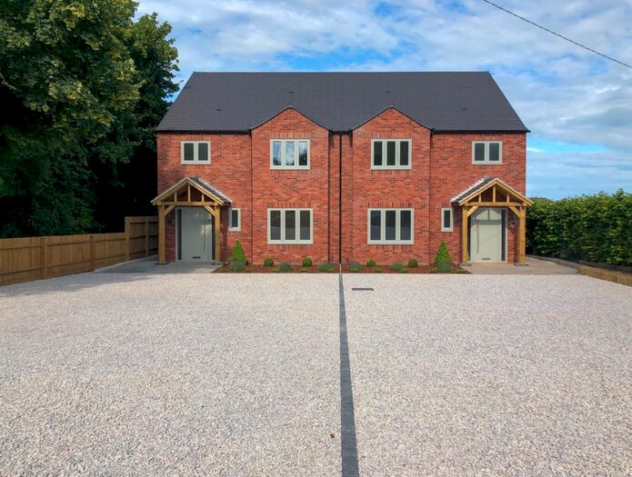 3 Bedroom Semi-Detached House For Sale In Rugby Road, Harborough Magna, Rugby, CV23