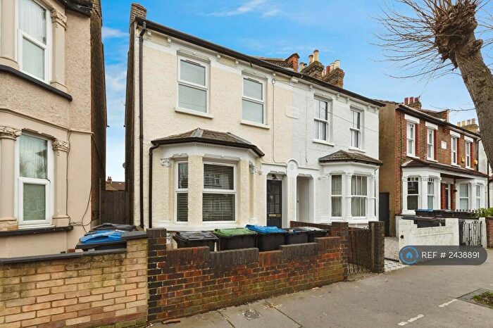 4 Bedroom Semi-Detached House To Rent In Davidson Road, East Croydon, CR0