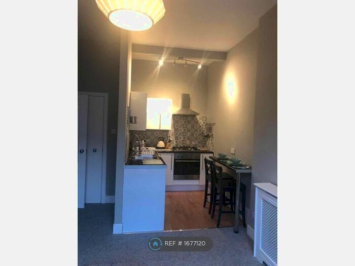 1 Bedroom Flat To Rent In Springwell Place, Edinburgh, EH11