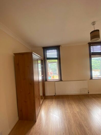 1 Bedroom Flat To Rent In Selborne Road, Ilford, IG1
