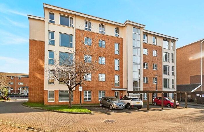 2 Bedroom Apartment For Sale In Reresby Court, Cardiff, CF10