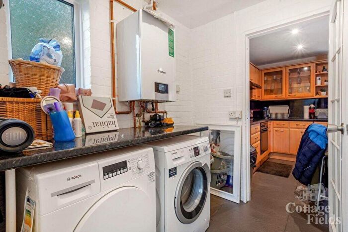 3 Bedroom End Of Terrace House For Sale In Brigadier Hill, Enfield, London, EN2