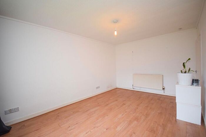 1 Bedroom Flat For Sale In Craigburn Street, Hamilton, ML3