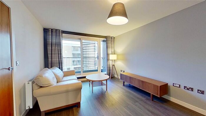 2 Bedroom Flat To Rent In Kimmerghame Place, Edinburgh, EH4