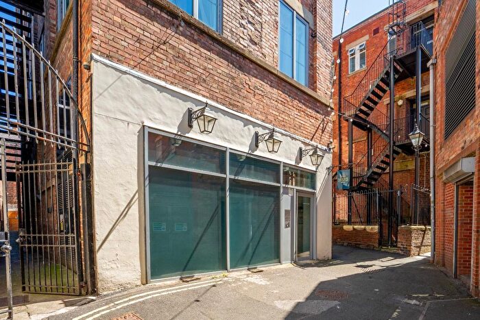 2 Bedroom Flat For Sale In Peter Lane, York, YO1