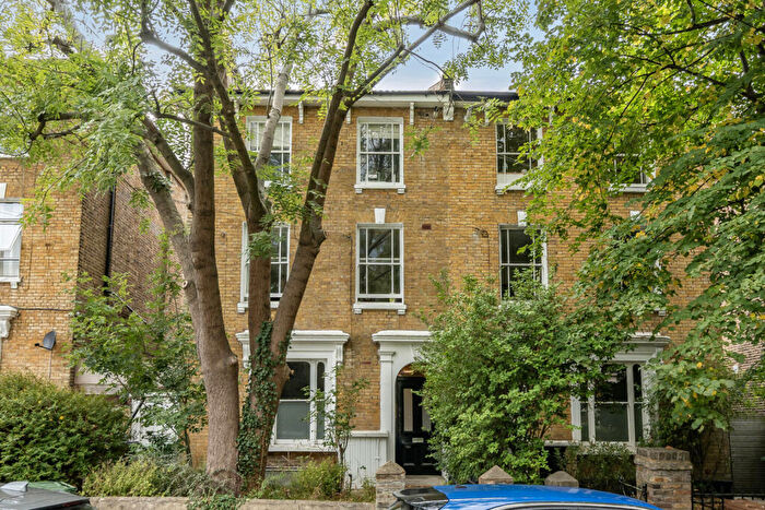 2 Bedroom Apartment For Sale In Tyrwhitt Road, London, SE4