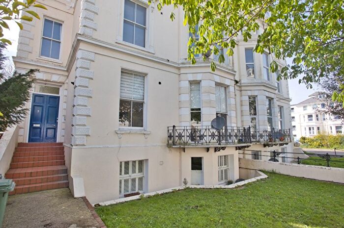 2 Bedroom Flat For Sale In Clifton Road, Folkestone, Kent, CT20