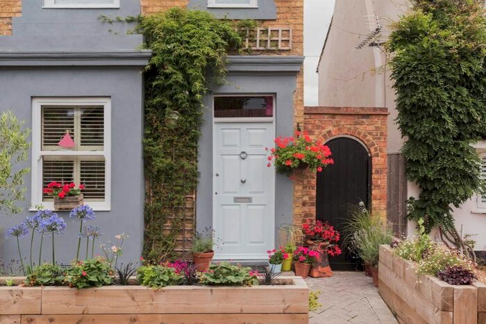 2 Bedroom Property To Rent In Hartslands Road, Sevenoaks, TN13