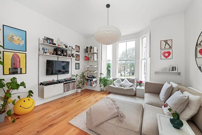 2 Bedroom Apartment For Sale In Belvedere Road, Crystal Palace, London, SE19