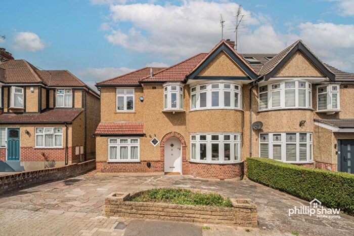 4 Bedroom Semi Detached House For Sale In Ilmington Road, Harrow, HA3